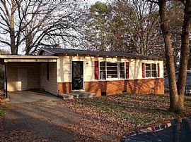 Nice 3 Br, 1 Ba Home with Fenced Yard - Great Price in Marietta, GA