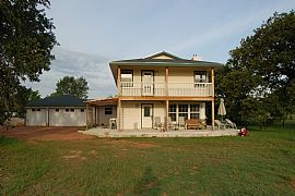Wonderful 4 BR, 3 BA Home on 10 Acres with Guest Apartment  in Elgin, TX