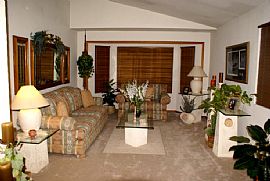 Beautiful 3 Bedroom Single Family Home with Private Backyard in Castaic, CA