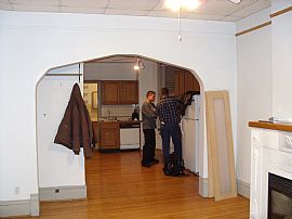 Large, Bright and Sunny 1 Bedroom Apartment By Wrigley Field in Chicago, IL