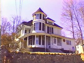 Charming  2 Bedroom Apartment in Victorian Home  in Danbury, CT