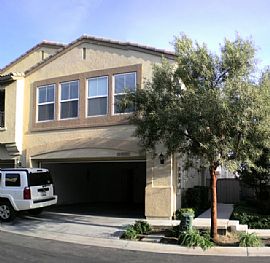 Beautiful 3 Bedroom Condo in Meadowlane with Yard and Garage in Murrieta, CA (Photo 3 of 12)