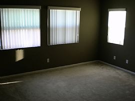 Beautiful 3 Bedroom Condo in Meadowlane with Yard and Garage in Murrieta, CA (Photo 9 of 12)