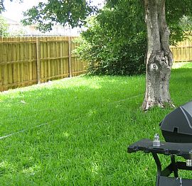 Fantastic 2 Bedroom Home with Remodeled Interior  in Buena Ventura Lakes, FL