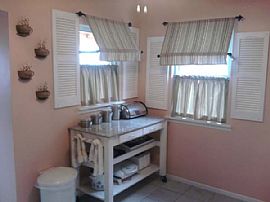 Spectacular, Updated 4 BR, 2 BA Home - Available March 1  in Cleveland, OH (Photo 5 of 12)