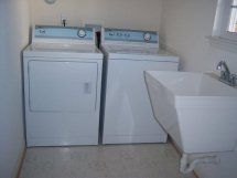 Large, Beautiful and Cheap 6 Bedroom Home with Two Garages in Hampton, VA (Photo 4 of 11)