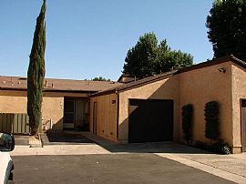 Cozy 2 BR, 1 BA Condo with Open and Airy Floor Plan in Lake Elsinore, CA