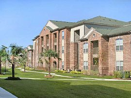 Large 1 Bedroom Apartment  in Houston, TX (Photo 3 of 11)