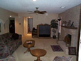 Lovely 4 Bedroom Home with Pool and 2car Garage in Houston, TX (Photo 2 of 5)