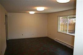 Convenient 3 BR, 1.5  BA Rambler Home at Surrey Downs in Bellevue, WA (Photo 3 of 5)