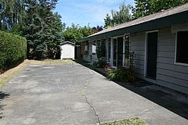 Convenient 3 BR, 1.5  BA Rambler Home at Surrey Downs in Bellevue, WA (Photo 5 of 5)