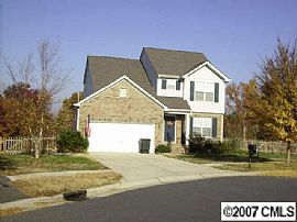 Great 3 Bedroom Tega Cay Home - Near Lake Wylie - $1300 in Tega Cay, SC