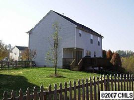 Great 3 Bedroom Tega Cay Home - Near Lake Wylie - $1300 in Tega Cay, SC (Photo 2 of 10)