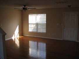 Great 3 Bedroom Tega Cay Home - Near Lake Wylie - $1300 in Tega Cay, SC (Photo 3 of 10)