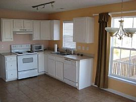 Great 3 Bedroom Tega Cay Home - Near Lake Wylie - $1300 in Tega Cay, SC (Photo 5 of 10)