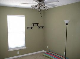 Great 3 Bedroom Tega Cay Home - Near Lake Wylie - $1300 in Tega Cay, SC (Photo 9 of 10)