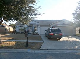 Beautiful 4 Bedroom Pool Home with Spacious Family Room!! in Valrico, FL