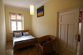 Cute 3 Br, 2 Ba, 1,629 Sq. Ft. Home with All Modern Utilities in Tampa, FL (Photo 3 of 4)