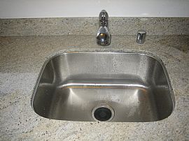 Large 2 Bedroom Apartment with New Custom Kitchen  in Fremont, CA (Photo 3 of 4)