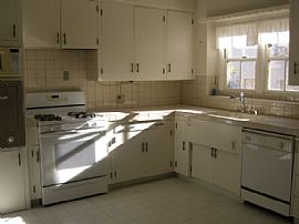 Charming 3 Br, 2 Ba Home in Northwest Hills of Burbank in Glendale, CA (Photo 6 of 8)