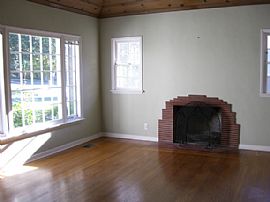 Charming 3 Br, 2 Ba Home in Northwest Hills of Burbank in Glendale, CA (Photo 8 of 8)
