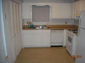 Incredibly Spacious 2 Bedroom Townhouse in  Quiet Neighborhood in Marietta, GA (Photo 2 of 5)