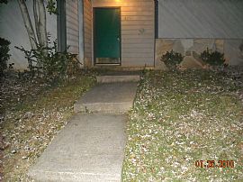 Incredibly Spacious 2 Bedroom Townhouse in  Quiet Neighborhood in Marietta, GA (Photo 5 of 5)