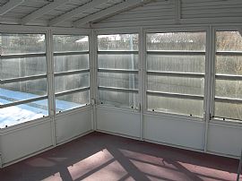 Spacious 1 Bedroom Apartment in Excellent Location in Rutherford, NJ (Photo 2 of 3)