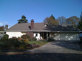 Wonderful 3 Bedroom Ranch Style Home with Wood Burning Fireplace in Aloha, OR