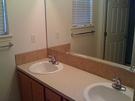 Beautiful, Newer 3 Bedroom Home with Nice 2 Car Garage in Sandy, OR (Photo 4 of 4)