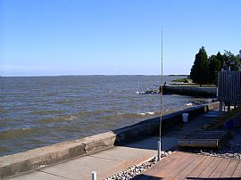 Quaint 2 BR, 2 BA Water Front Home has Bay Front Beach in Middletown, DE (Photo 6 of 6)