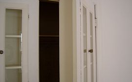 Charming 1 BR, 1 BA Home in Brick Duplex - 3 Blocks From Park in Indianapolis, IN (Photo 3 of 6)