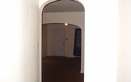 Charming 1 BR, 1 BA Home in Brick Duplex - 3 Blocks From Park in Indianapolis, IN (Photo 4 of 6)