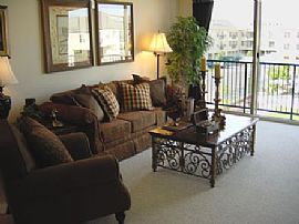 Upscale 2 Bedroom Apartment Home on Light Rail in Englewood, CO (Photo 6 of 11)