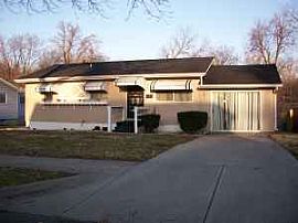Nice 4 Bedroom Ranch Style Home with Finished Room in Basement in Kansas City, MO (Photo 3 of 3)