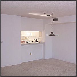 Spacious 2 Bedroom Waterfront Condo with Great View in Indian Shores, FL (Photo 4 of 7)