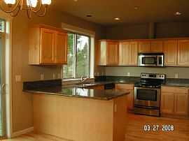Beautiful, 2007, Custom 4 Bedroom Home with Granite Counters in Estacada, OR (Photo 2 of 10)