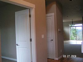 Beautiful, 2007, Custom 4 Bedroom Home with Granite Counters in Estacada, OR (Photo 5 of 10)