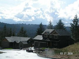 Beautiful, 2007, Custom 4 Bedroom Home with Granite Counters in Estacada, OR (Photo 8 of 10)