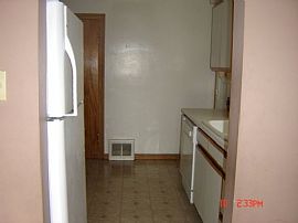 Welcome Home to This 2 Bedroom Home on Corner Lot! in Evergreen Park, IL (Photo 5 of 6)