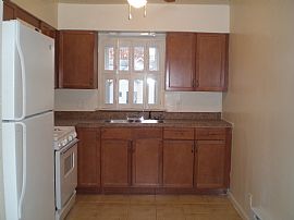 2nd Floor, 2 Br, 1 Ba Apartment Hom  - Near Metro Station in Baltimore, MD (Photo 3 of 7)