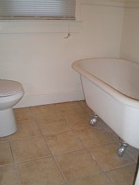 2nd Floor, 2 Br, 1 Ba Apartment Hom  - Near Metro Station in Baltimore, MD (Photo 4 of 7)