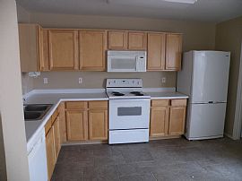 Sharp 3 Bedroom Home in Club West in Phoenix, AZ (Photo 2 of 7)