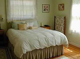 Charming 2 Bedroom Bungalow Home - Beautifully Restored in Petaluma, CA (Photo 4 of 4)