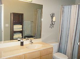 Contemporary Yet Warm 1 BR, 1 BA Condo!!! in Chicago, IL (Photo 3 of 3)