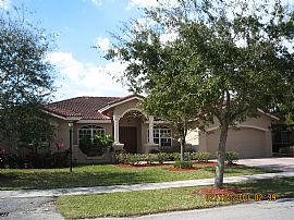 Beautiful 4 Bedroom Pool Home is Like Brand New in Miami, FL