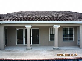 Beautiful 4 Bedroom Pool Home is Like Brand New in Miami, FL (Photo 5 of 6)