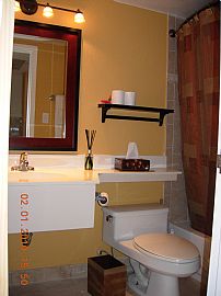 Affordable 1 Bedroom Oceanfront Studio on Collins Avenue in Sunny Isles Beach, FL (Photo 5 of 6)