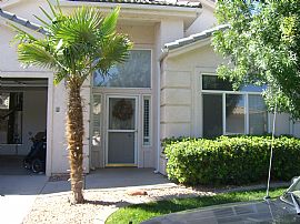 Charming 3 Bedroom Home with Garage and Backyard in Saint George, UT