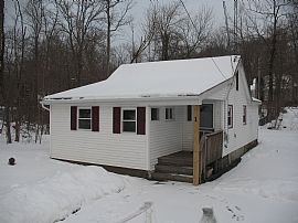 Cozy 3 Bedroom Home on Quiet - Dead End Street in Lake Hopatcong, NJ